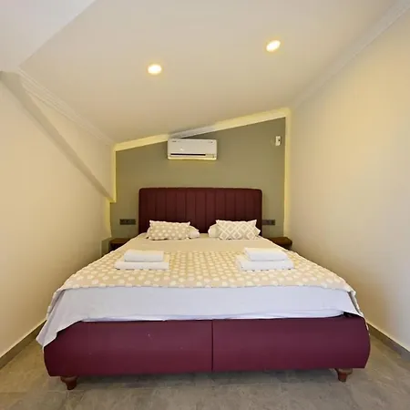 Karya Luxury - With Private Pool For 6 People In Hisaroenue Villa *
