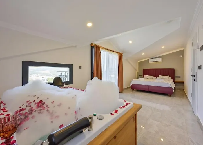 Karya Luxury - With Private Pool For 6 People In Hisaroenue Fethiye