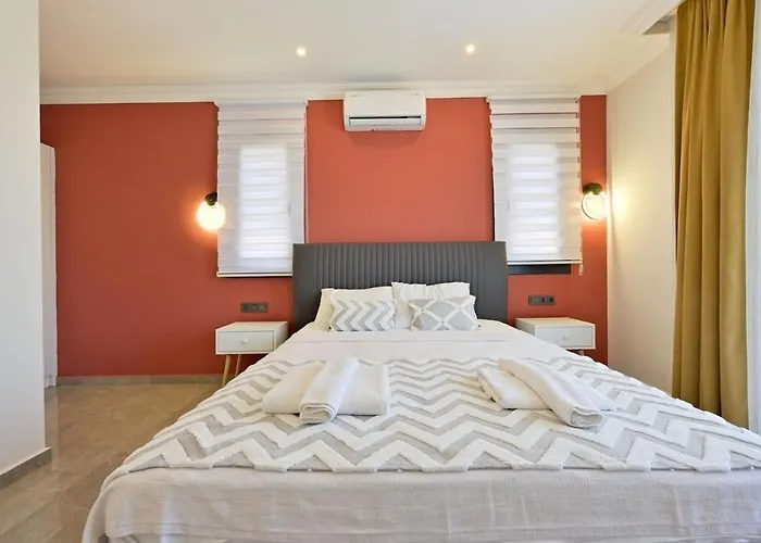 Karya Luxury - With Private Pool For 6 People In Hisaroenue Villa *