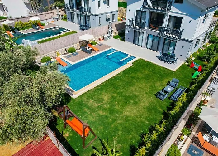 Karya Luxury - With Private Pool For 6 People In Hisaroenue