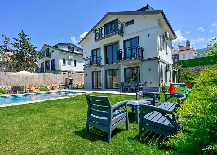 Karya Luxury - With Private Pool For 6 People In Hisaroenue Villa