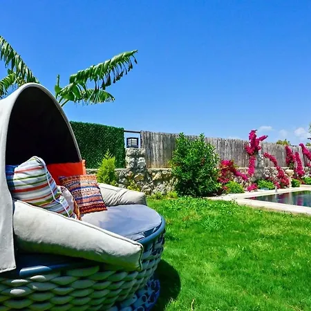 Karya Luxury - With Private Pool For 6 People In Hisaroenue فيلة