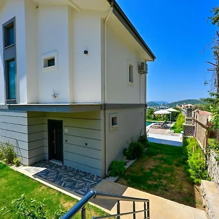Villa Karya Luxury - With Private Pool For 6 People In Hisaroenue