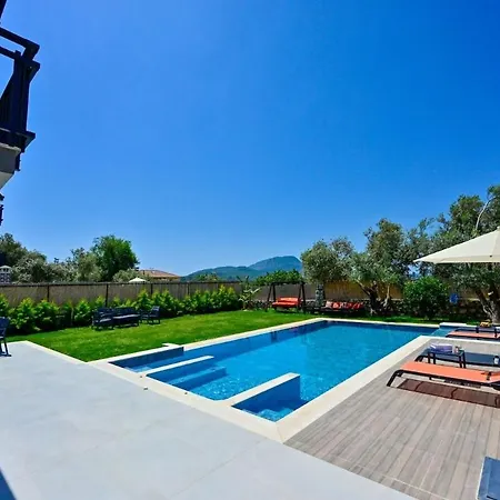 Karya Luxury - With Private Pool For 6 People In Hisaroenue فيلة *