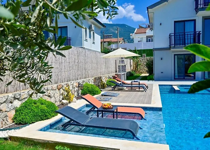Karya Luxury - With Private Pool For 6 People In Hisaroenue *