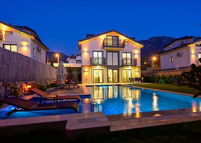 Villa Karya Luxury - With Private Pool For 6 People In Hisaroenue *