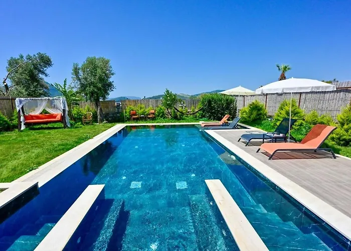 Karya Luxury - With Private Pool For 6 People In Hisaroenue