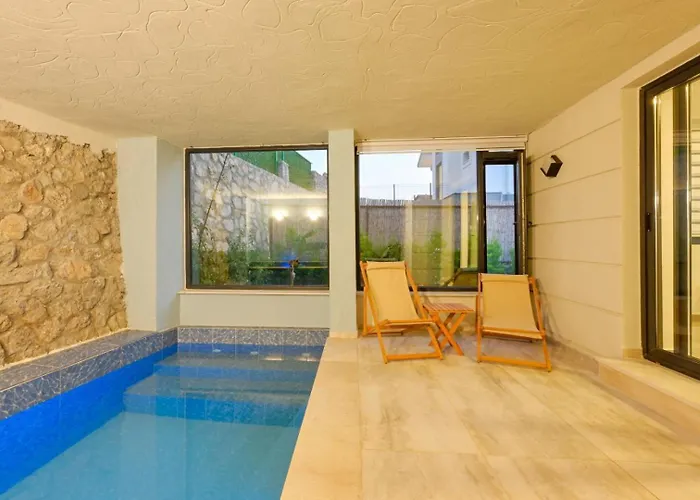 Karya Luxury - With Private Pool For 6 People In Hisaroenue