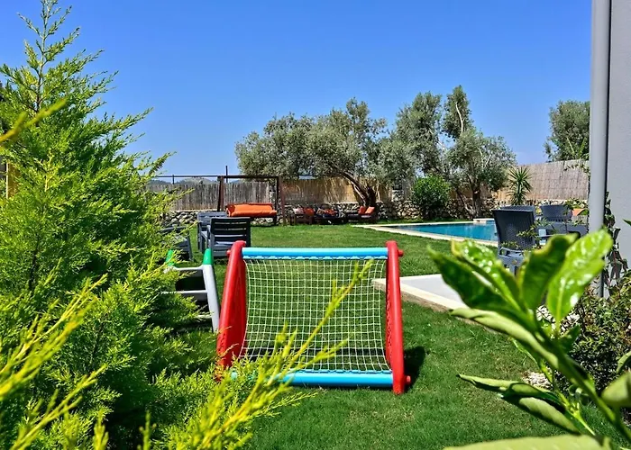 Karya Luxury - With Private Pool For 6 People In Hisaroenue